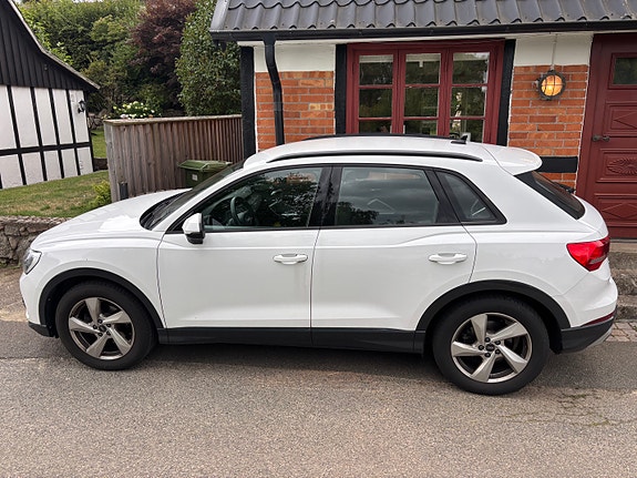 Audi Q3 2 of 3