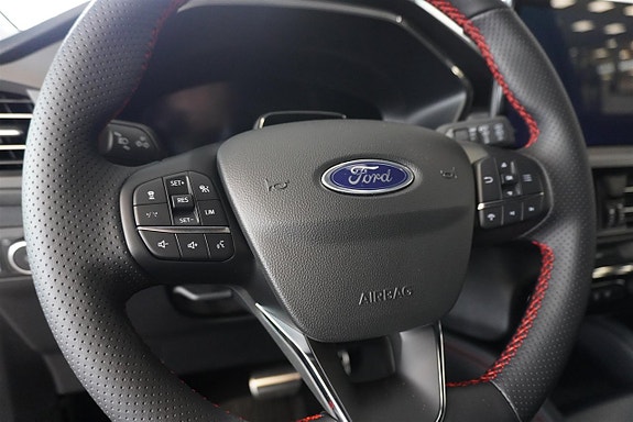 Ford Kuga 9 of 13