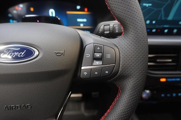 Ford Kuga 9 of 20