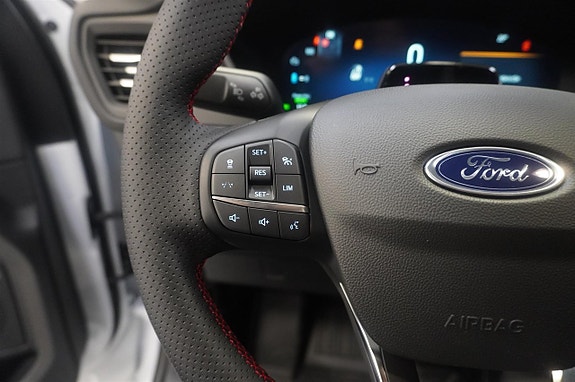 Ford Kuga 10 of 20