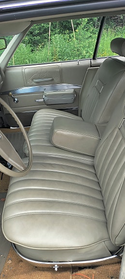 Buick Electra 225 3 of 4