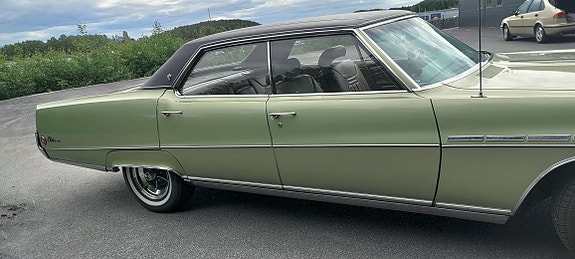 Buick Electra 225 2 of 4