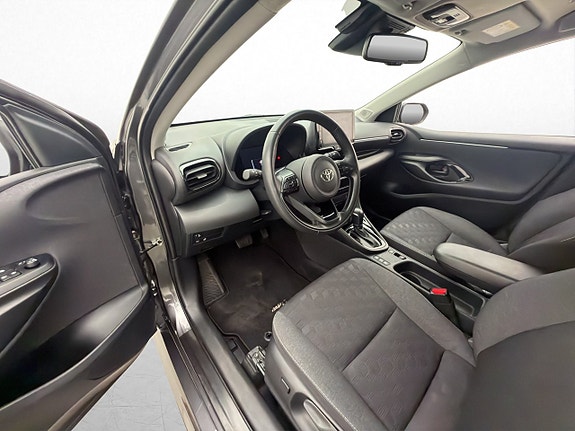 Toyota Yaris 10 of 30