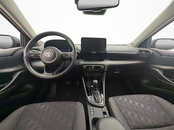 Toyota Yaris 12 of 30