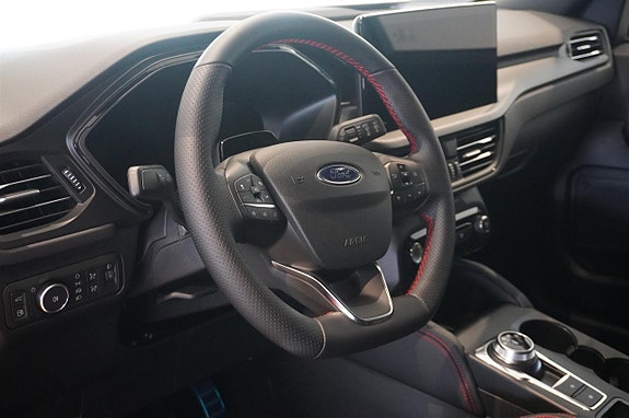 Ford Kuga 2 of 13