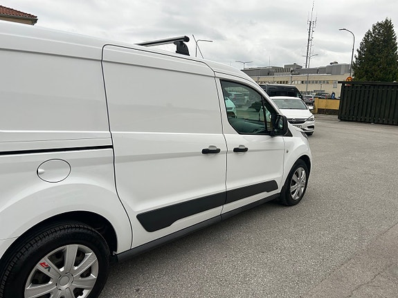Ford Transit Connect 9 of 11
