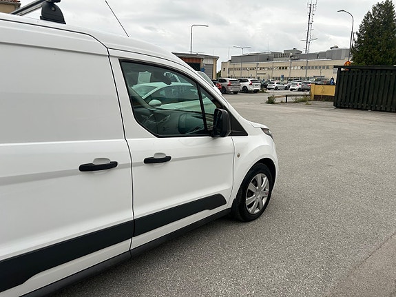 Ford Transit Connect 10 of 11