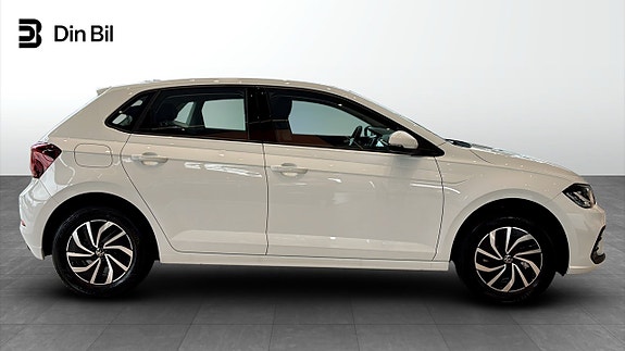 Volkswagen Polo 2 of 12