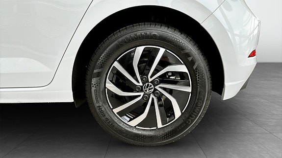 Volkswagen Polo 6 of 12