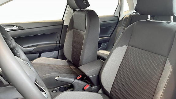 Volkswagen Polo 8 of 12