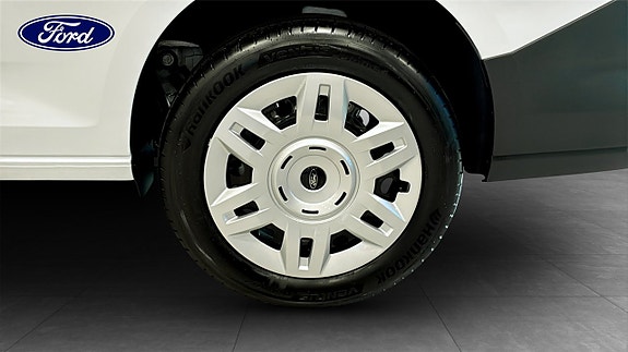 Ford Transit Connect 9 of 12