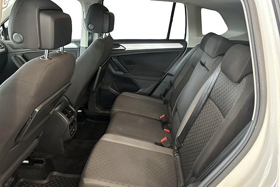 Volkswagen Tiguan 16 of 29