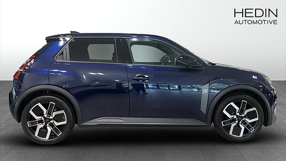 Renault 5 E-Tech 6 of 9