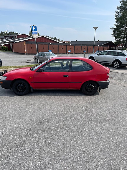 Toyota Corolla 3 of 5