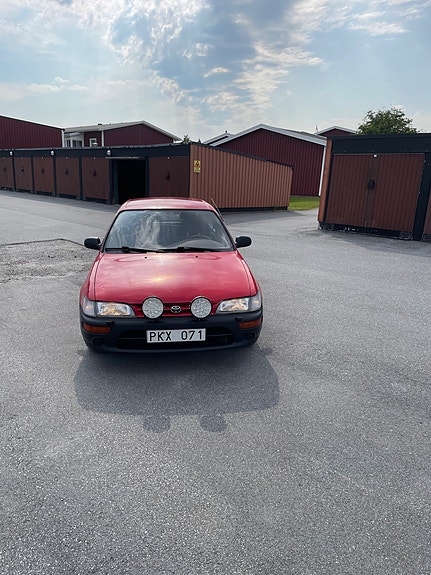 Toyota Corolla 2 of 5