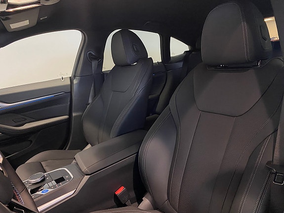 BMW i4 3 of 16
