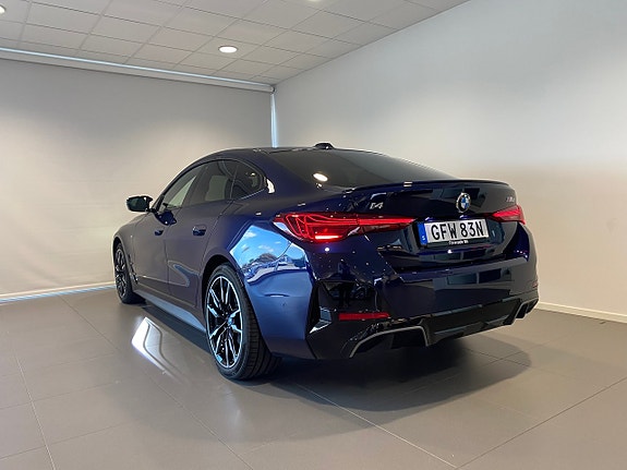 BMW i4 14 of 16