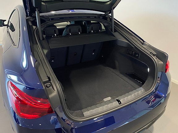 BMW i4 11 of 16