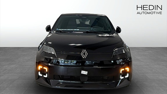 Renault 5 E-Tech 8 of 9