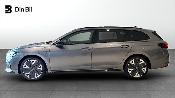 Skoda Superb 2 of 12