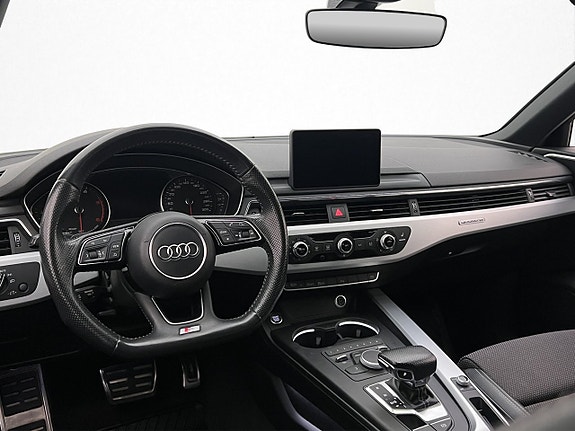 Audi A4 13 of 30