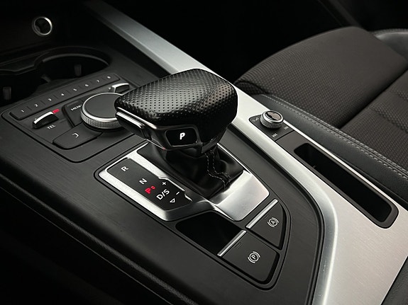 Audi A4 24 of 30