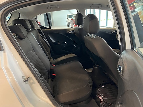 Opel Corsa 13 of 17