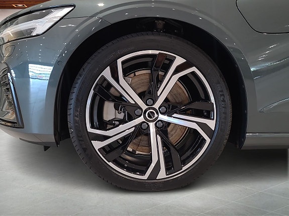 Volvo V60 9 of 18