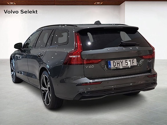 Volvo V60 2 of 18