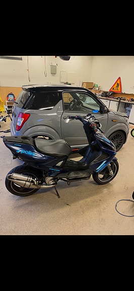 Yamaha Aerox 50 2 of 4