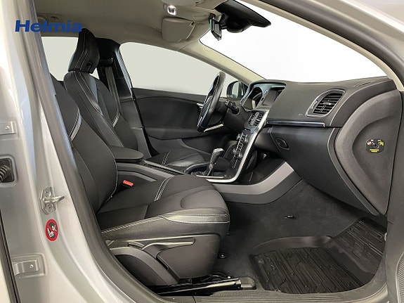 Volvo V40 15 of 17