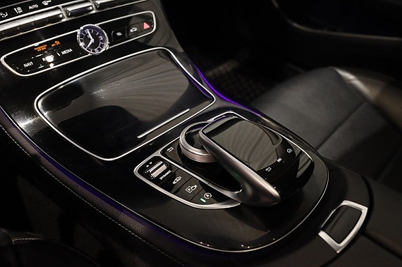 Mercedes-Benz E220 d 19 of 25