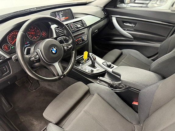BMW 320d 9 of 26