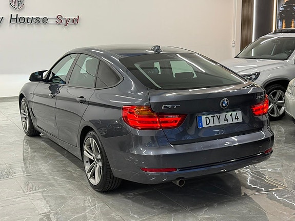 BMW 320d 3 of 26