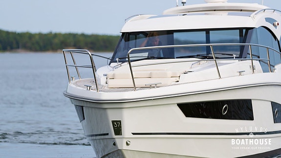 Grandezza 37 CA | 2x Volvo Penta D4-300 24 of 30