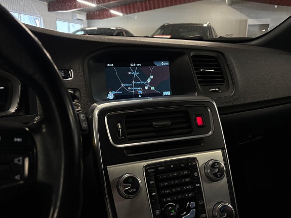 Volvo V60 12 of 19
