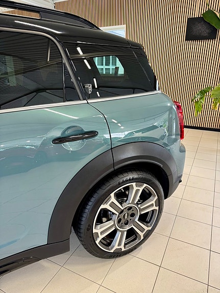 MINI Countryman SE 4 of 18