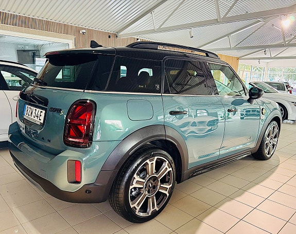 MINI Countryman SE 2 of 5