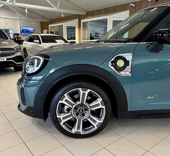 MINI Countryman SE 3 of 18