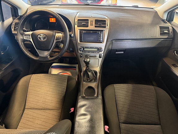 Toyota Avensis 10 of 14
