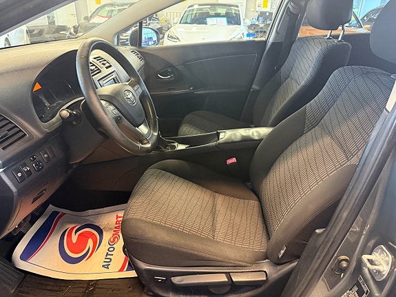 Toyota Avensis 6 of 14