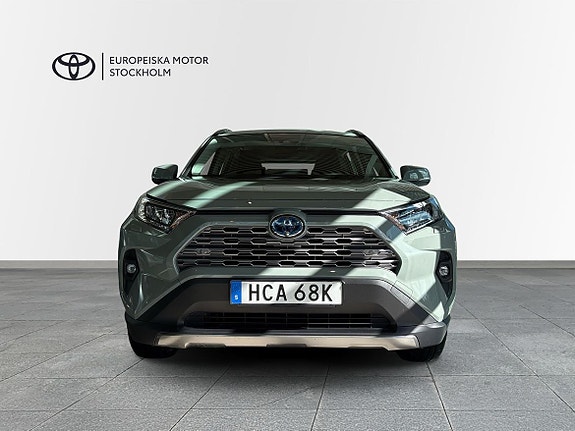 Toyota RAV4 6 of 11