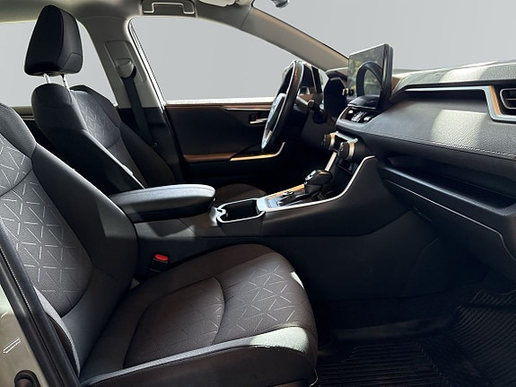 Toyota RAV4 7 of 11