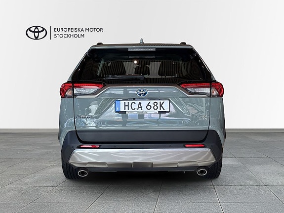 Toyota RAV4 5 of 11