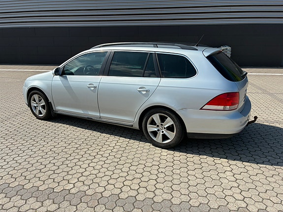 Volkswagen Golf V 4 of 4