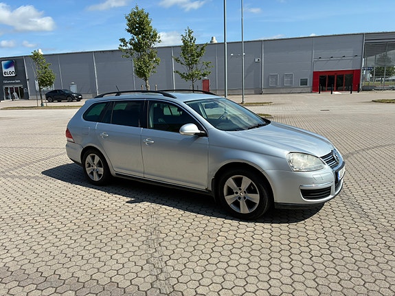 Volkswagen Golf V 2 of 4