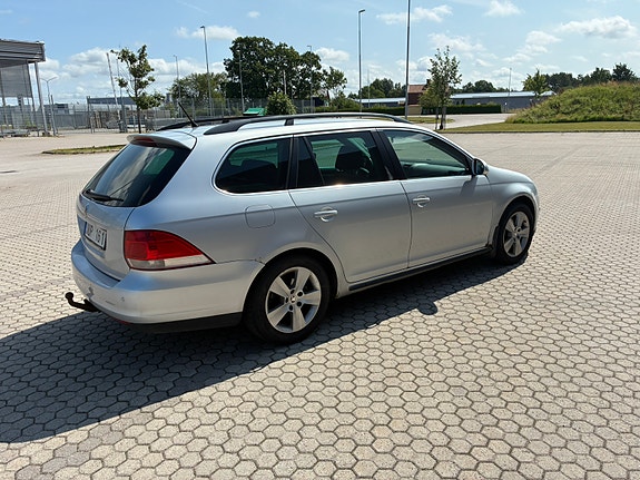 Volkswagen Golf V 3 of 4