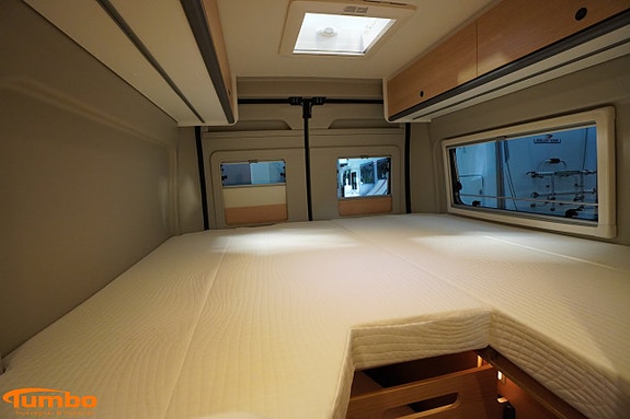 Sunlight Cliff 602 Adventure Van140hk Automat Svart Metallic 11 of 17