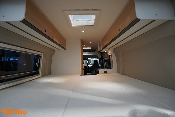 Sunlight Cliff 602 Adventure Van140hk Automat Svart Metallic 12 of 17