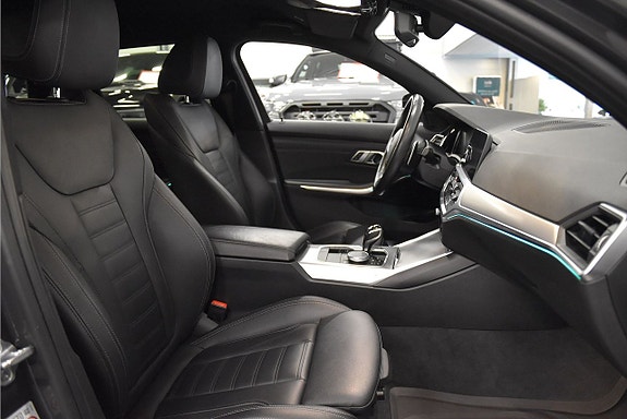 BMW 330i 13 of 23